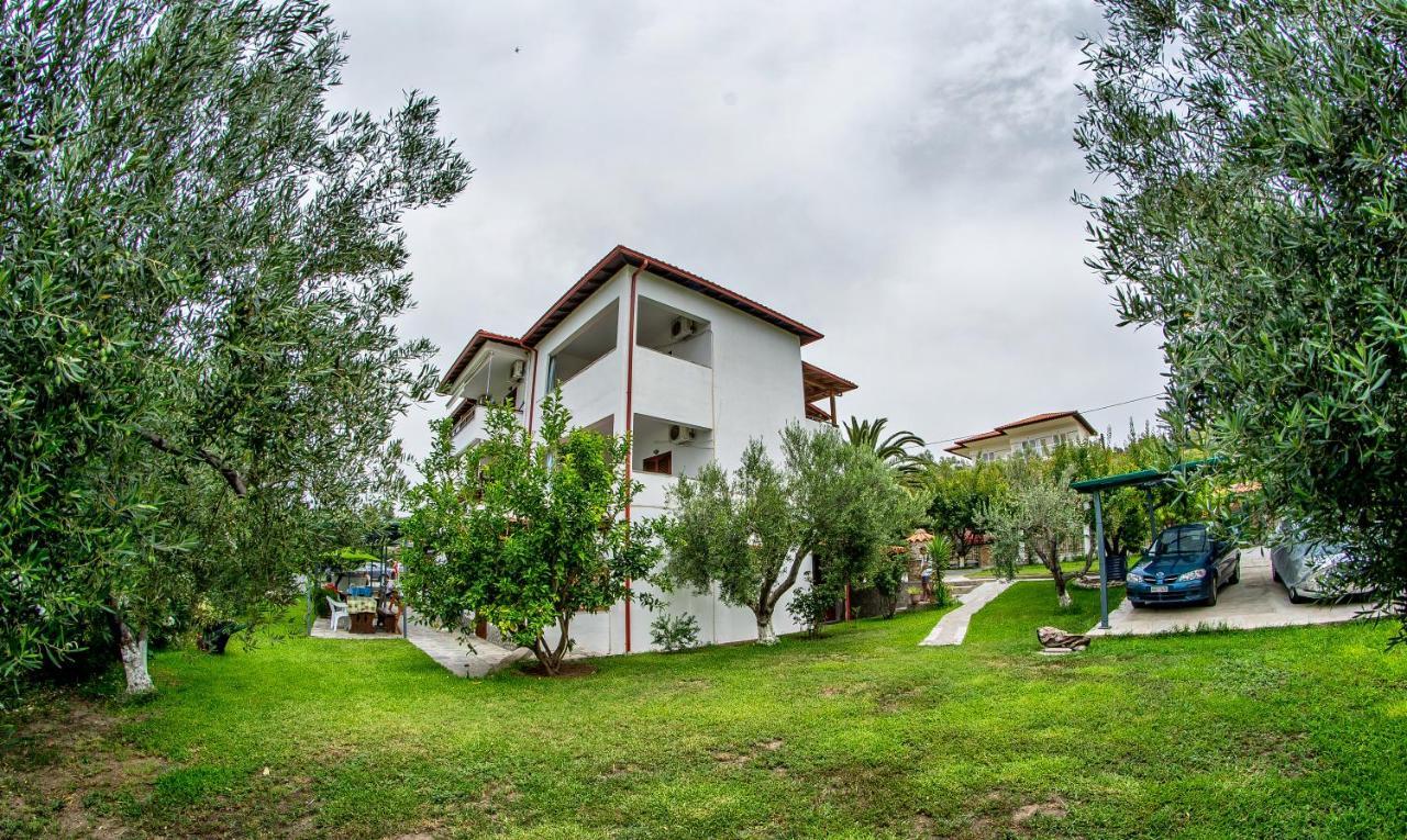 Fantasia Studios And Apartments Neos Marmaras Esterno foto