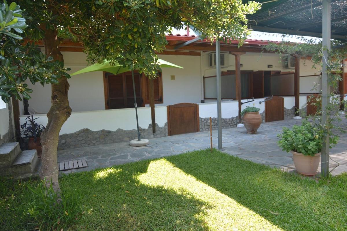 Fantasia Studios And Apartments Neos Marmaras Esterno foto