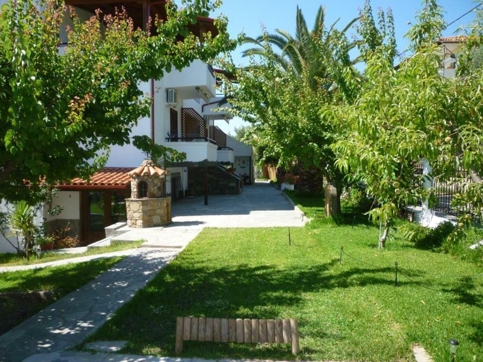 Fantasia Studios And Apartments Neos Marmaras Esterno foto