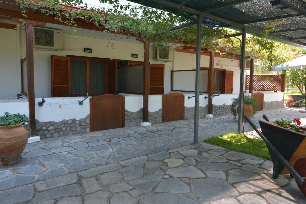 Fantasia Studios And Apartments Neos Marmaras Esterno foto